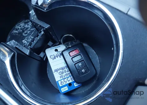 2016 Toyota Highlander Limited Platinum V6 z USA, uszkodzony, nr VIN 5TDDKRFH2GS317671